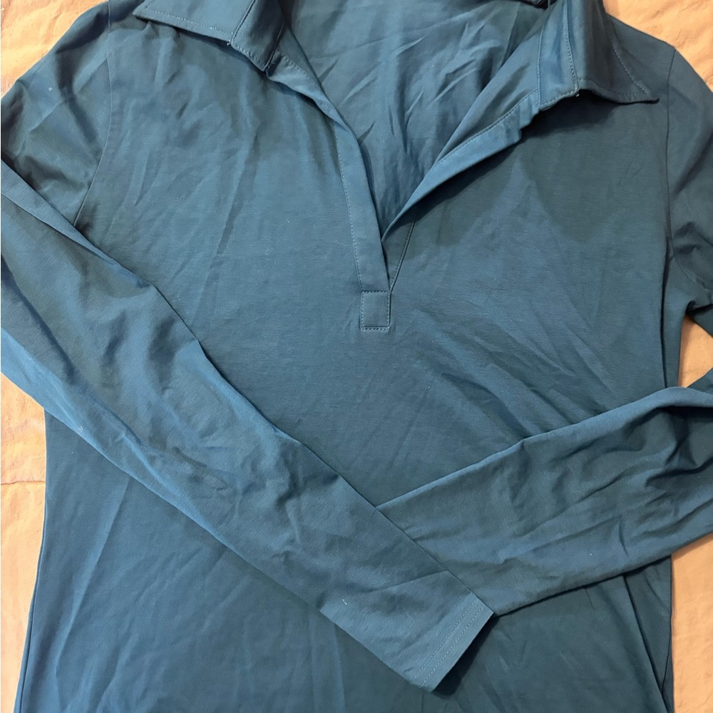Long Sleeve v neck shirt with collar
